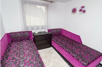 Vasaras māja Valča 8